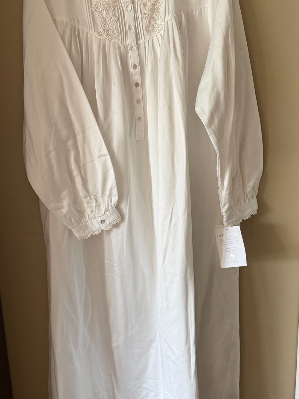 Eileen West NWT White Lace Trim Long Sleeve Nightgown L